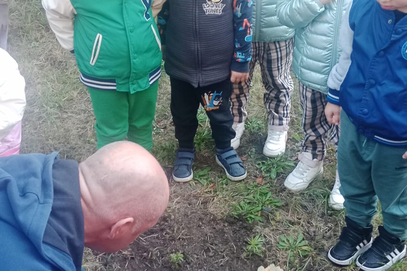 filter: 0; jpegRotation: 90; fileterIntensity: 0.000000; filterMask: 0; module:1facing:0;
hw-remosaic: 0;
touch: (-1.0, -1.0);
modeInfo: ;
sceneMode: Night;
cct_value: 0;
AI_Scene: (0, -1);
aec_lux: 0.0;
hist255: 0.0;
hist252~255: 0.0;
hist0~15: 0.0;