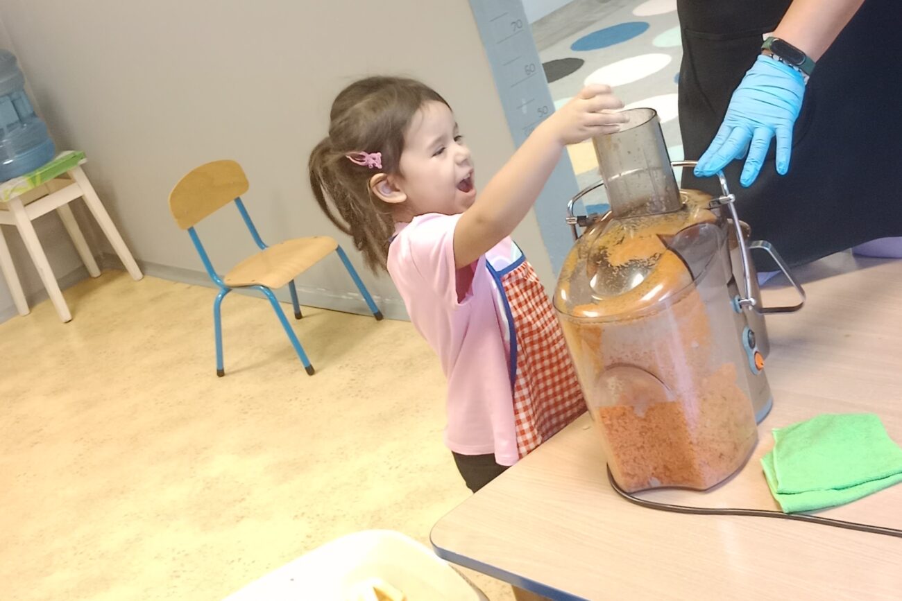 filter: 0; jpegRotation: 90; fileterIntensity: 0.000000; filterMask: 0; module:1facing:0;
hw-remosaic: 0;
touch: (0.42580286, 0.42580286);
modeInfo: ;
sceneMode: Night;
cct_value: 0;
AI_Scene: (-1, -1);
aec_lux: 0.0;
hist255: 0.0;
hist252~255: 0.0;
hist0~15: 0.0;