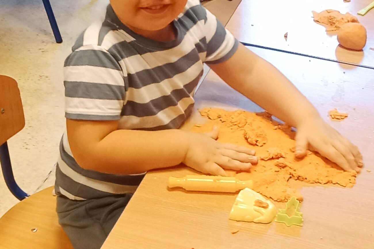 filter: 0; jpegRotation: 90; fileterIntensity: 0.000000; filterMask: 0; module:1facing:0;
hw-remosaic: 0;
touch: (-1.0, -1.0);
modeInfo: ;
sceneMode: Night;
cct_value: 0;
AI_Scene: (0, -1);
aec_lux: 0.0;
hist255: 0.0;
hist252~255: 0.0;
hist0~15: 0.0;