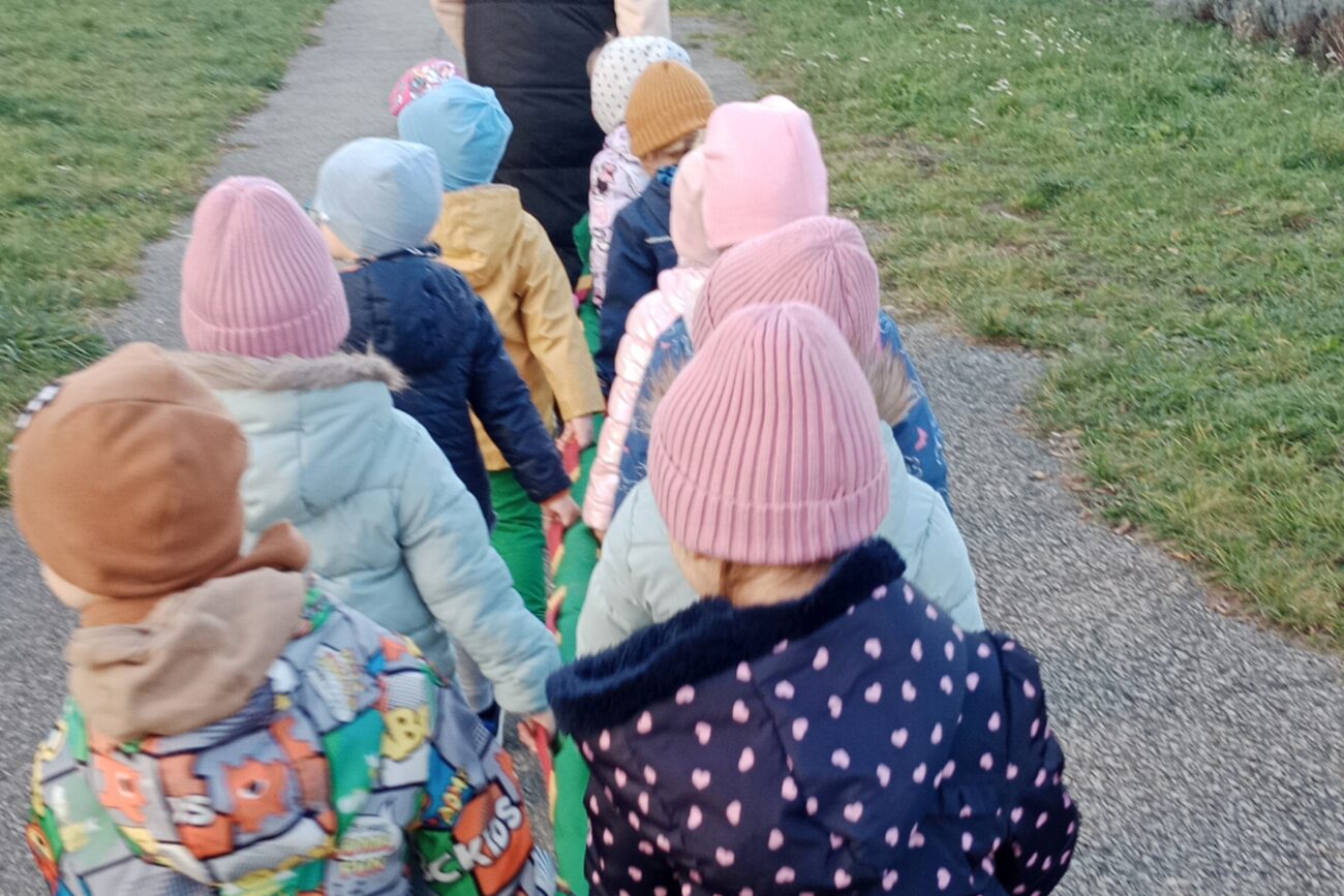 filter: 0; jpegRotation: 90; fileterIntensity: 0.000000; filterMask: 0; module:1facing:0;
hw-remosaic: 0;
touch: (-1.0, -1.0);
modeInfo: ;
sceneMode: Night;
cct_value: 0;
AI_Scene: (-1, -1);
aec_lux: 0.0;
hist255: 0.0;
hist252~255: 0.0;
hist0~15: 0.0;