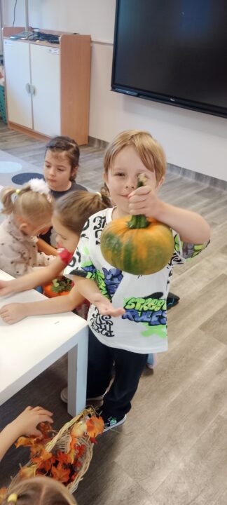 filter: 0; jpegRotation: 90; fileterIntensity: 0.000000; filterMask: 0; module:1facing:0;
hw-remosaic: 0;
touch: (-1.0, -1.0);
modeInfo: ;
sceneMode: Night;
cct_value: 0;
AI_Scene: (0, -1);
aec_lux: 0.0;
hist255: 0.0;
hist252~255: 0.0;
hist0~15: 0.0;