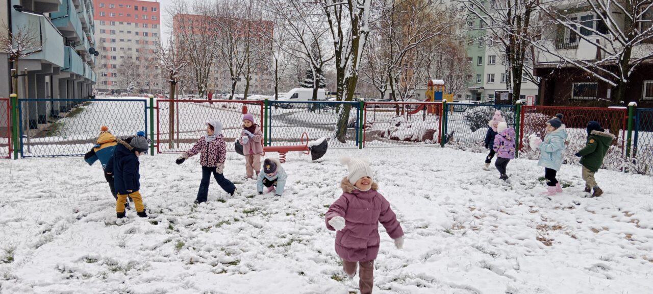 filter: 0; jpegRotation: 0; fileterIntensity: 0.000000; filterMask: 0; module:1facing:0;
hw-remosaic: 0;
touch: (-1.0, -1.0);
modeInfo: ;
sceneMode: Night;
cct_value: 0;
AI_Scene: (3, -1);
aec_lux: 0.0;
hist255: 0.0;
hist252~255: 0.0;
hist0~15: 0.0;